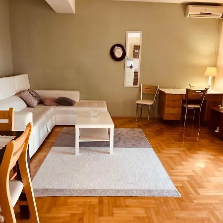 Cozy Near The Center Apartament Skopje